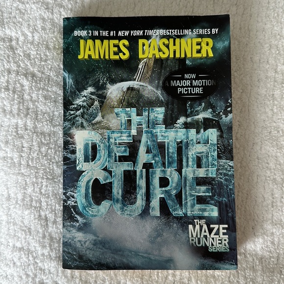 The Maze Runner Series. 4 books. - Picture 4 of 8
